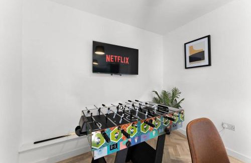 Newark upon Trent Casa | Large and Stylish Abode in Nottingham - Sleeps 15
