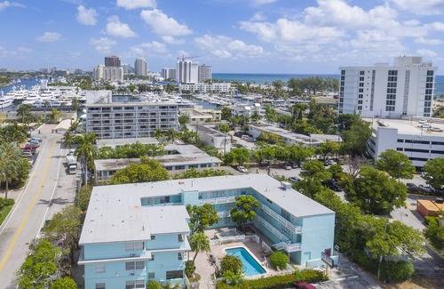 Barrier Island Apartamento | Large and tranquil suite, just steps from the Ocean..