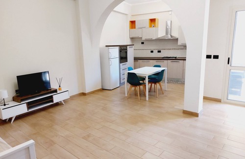 Bocale Apartamento | Amplio apartamento cerca del mar, a pocos minutos del centro de la ciudad.
