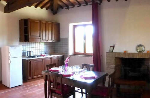 Torrita di Siena Apartamento | Amplio apartamento con vista panorámica.