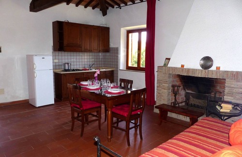 Torrita di Siena Apartamento | Amplio apartamento con vista panorámica.
