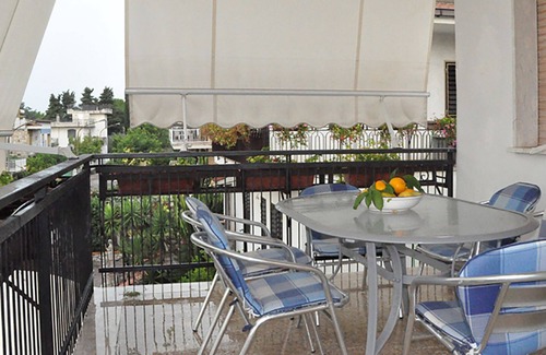 Gianola Apartamento | Amplio apartamento en Villa Fiorita 2do piso para 6-8 personas. 10 minutos a pie del mar
