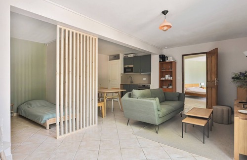 La Bouilladisse Apartamento | Large apartment with terrace and pool view