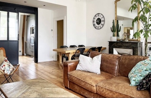 Dufau-Tourasse Apartamento | Large apartment in an 18th century English villa
