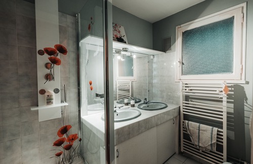 Lormont Apartamento | Large apartment in Lormont near Bordeaux center