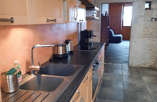 Premanon Apartamento | Large apartment in village center with direct access to ski and hiking trails