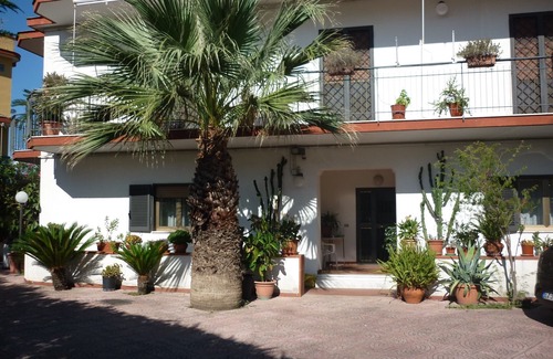 San Sebastiano al Vesuvio Apartamento | Amplio apartamento cerca de Nápoles, el Vesubio, Pompeya, Capri, Ischia, Amalfi.