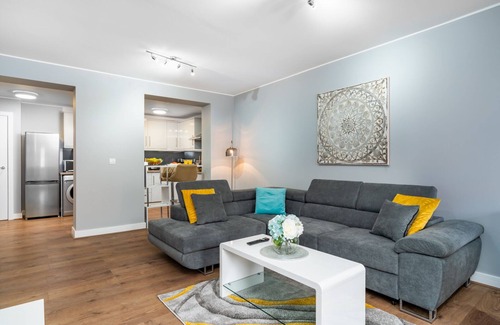 Amesbury Apartamento | Large Apartment Stonehenge Amesbury Town Centre Smart TV’s Netflix FREE PARKING