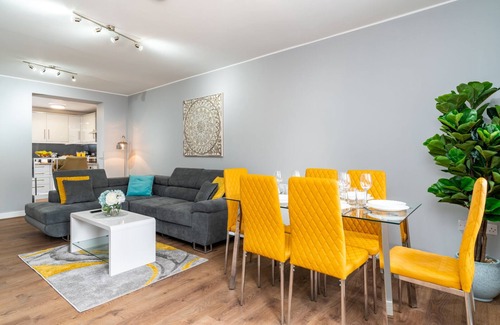 Amesbury Apartamento | Large Apartment Stonehenge Amesbury Town Centre Smart TV’s Netflix FREE PARKING