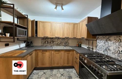 Giussano Apartamento | Large apartment with garden and cinema room