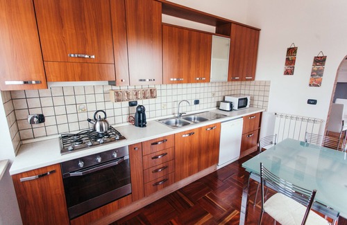 Isola Sacra Apartamento | Amplio apartamento cerca del aeropuerto, aparcamiento privado gratuito.