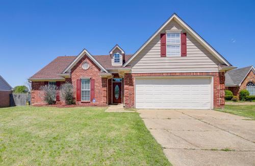 Southaven Casa | Large Backyard Peaceful Home in Southaven!