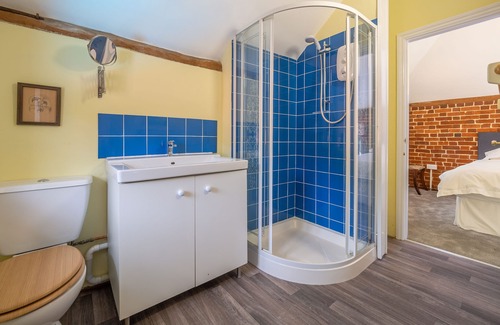 Ipswich Cabaña | Large barn conversion in a rural stud with a swimming pool - The Old Barn