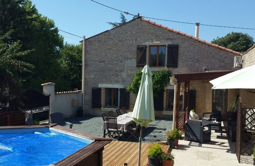 Oulmes Casa | Granero grande, piscina 6.5 x 4m, nr Marais Poitevin 1 hora a las playas