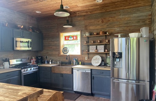 Chaplin Cabina | LARGE BARN WITH LIVING AREA Bourbon trail Keenland close,