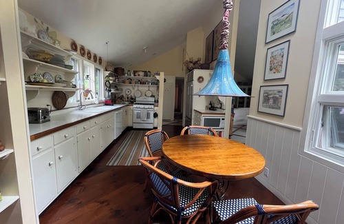 Saunderstown Casa | Large Beach Front Home 10 minutes from Newport RI.