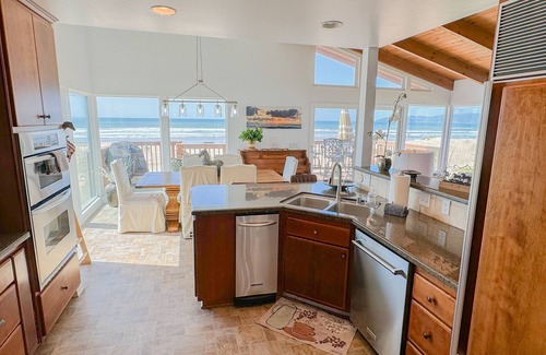 Oceano Casa | Gran casa frente a la playa con increíbles vistas al mar!