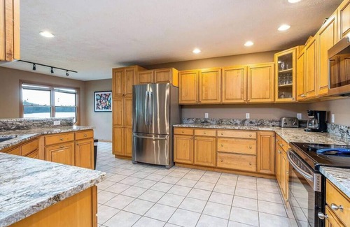 Interlochen Casa | Large Beach Front Property, 3 Kayaks Include!