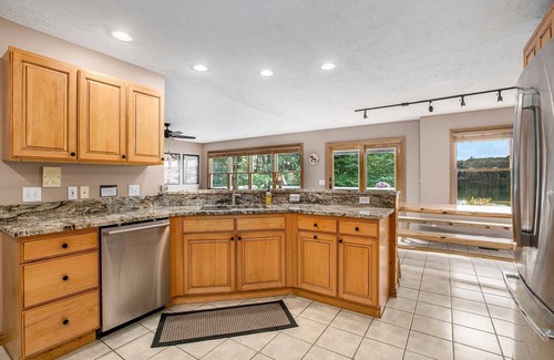 Interlochen Casa | Large Beach Front Property, 3 Kayaks Include!
