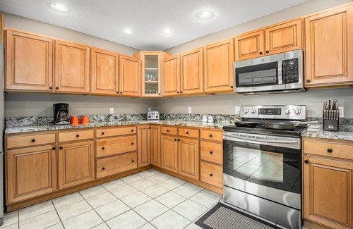 Interlochen Casa | Large Beach Front Property, 3 Kayaks Include!
