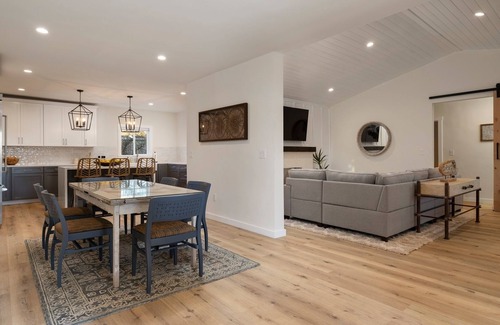 East Mesa Casa | Large Beach House w/ Sauna, Hot Tub - Pet Friendly, Walk to Ocean