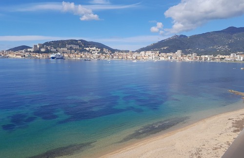 Le Ricanto Apartamento | estudio junto al mar, aire acondicionado, estacionamiento privado, magnífica vista del golfo de Ajacci