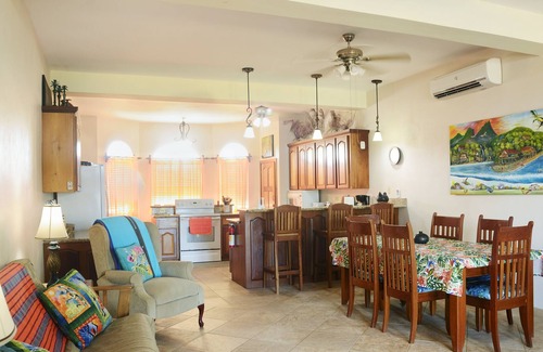 Río Sittee Casa | Hermosa casa grande en playa privada