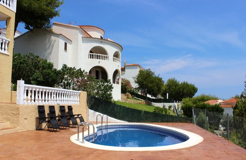 Alcossebre Villa | Villa grande, hermosa, piscina privada, jardín y vistas cercanas al mar