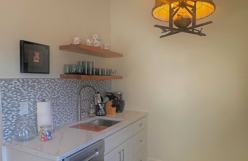 Greenland Apartamento | Large, beautiful studio on bucolic Great Bay, 4 miles from vibrant Portsmouth