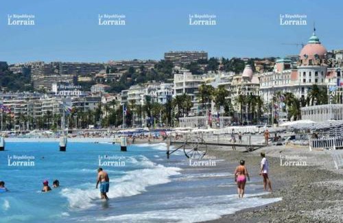 Nice City Centre Apartamento | Large beautiful studio near the NEGRESCO HOTEL