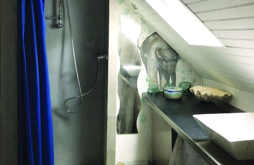 Trigueres Cama Y Desayuno | Vivienda encima del estudio de un artista.