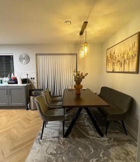 County Cork Casa | Large bedroom near to the center