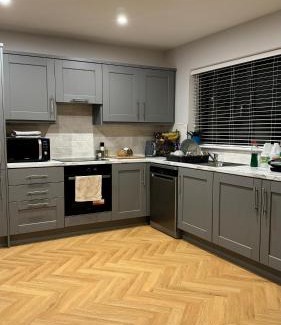 County Cork Casa | Large bedroom near to the center