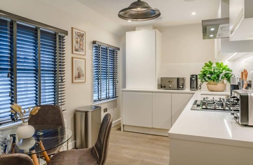 Chinatown Apartamento | Large Boutique Studio in Chinatown