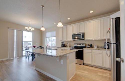 Monument Casa | Large Brand-New Home Close to Lake & Mountains