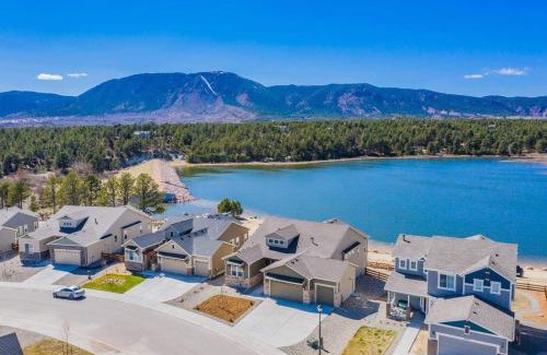 Monument Casa | Large Brand-New Home Close to Lake & Mountains
