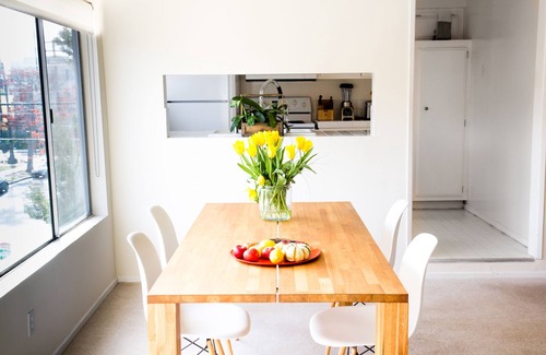 Wilshire Montana Apartamento | Large, bright, and sunny apartment steps from beach
