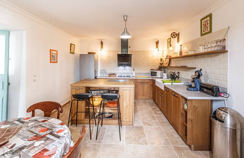 Saint-Chinian Casa | Large building near Saint CHINIAN - 40 minutes from the beach