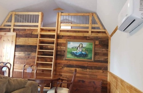 Waynesville Cabina | Large Cabin Sleeps 10