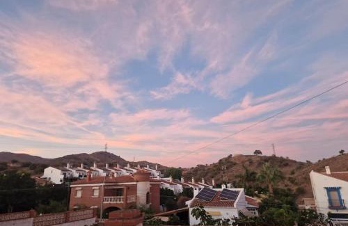 Vélez-Málaga Chalet De Esquí | Large chalet 5 min walk to beach