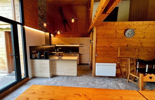 Mont-de-Lans Chalet De Esquí | Large chalet at the foot of the slopes, 8 bedrooms and 8 bathrooms and sauna