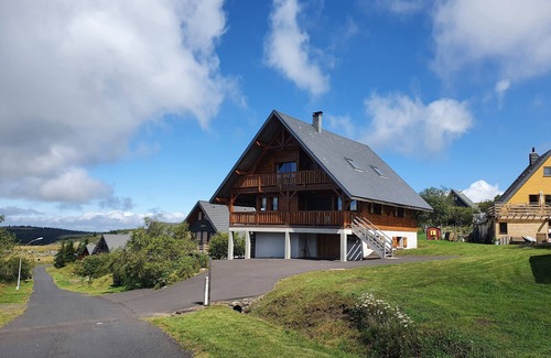 Chastreix Chalet De Esquí | Gran chalet - Orientado al sur, vista del Cantal - En la estación de esquí 1400 metros
