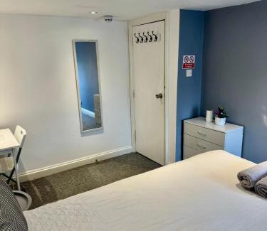 Saint Paul's Casa | Large City Centre Room