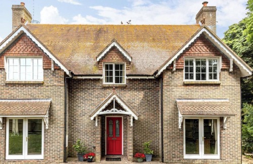 Holworth Casa | Large coastal cottage with spa and private pool