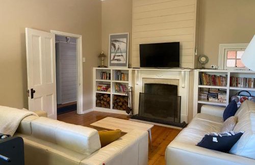 Inverloch Casa | Large Coastal Cottage