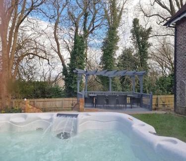 Holworth Casa | Large coastal cottage, private indoor pool, hut tub, sauna and steam pod