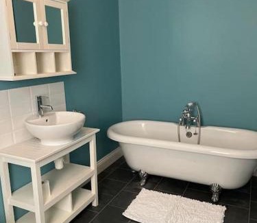 Holworth Casa | Large coastal cottage, private indoor pool, hut tub, sauna and steam pod
