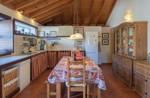 Hermigua Chalet De Esquí | Gran chalet cómodo con vistas al mar en el valle más hermoso, wifi gratuito