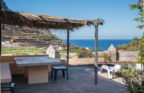 Hermigua Chalet De Esquí | Gran chalet cómodo con vistas al mar en el valle más hermoso, wifi gratuito