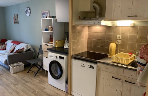 Esquieze-Sere Apartamento | Large, comfortable apartment